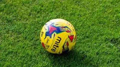 罗马尼奥利定位球制胜，扎卡尼赞球迷支持